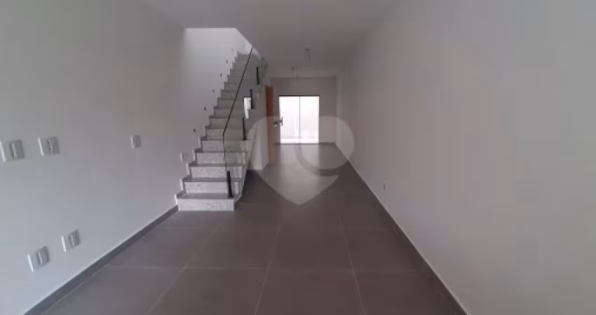 Sobrado à Venda na Parada Inglesa – 3 Suítes e Acabamento de Alto Padrão!
