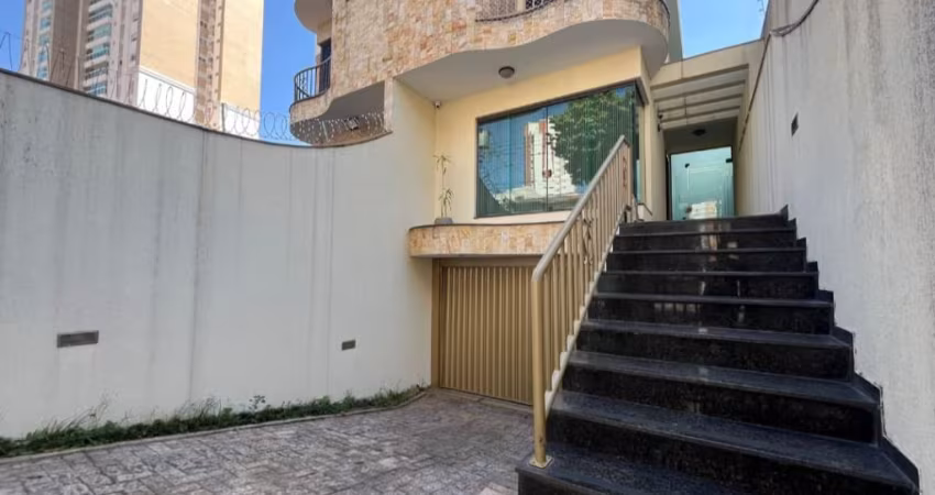 Sobrado À venda - 233 m² 3 Dormitórios e 3 Suítes - Anália Franco - SP