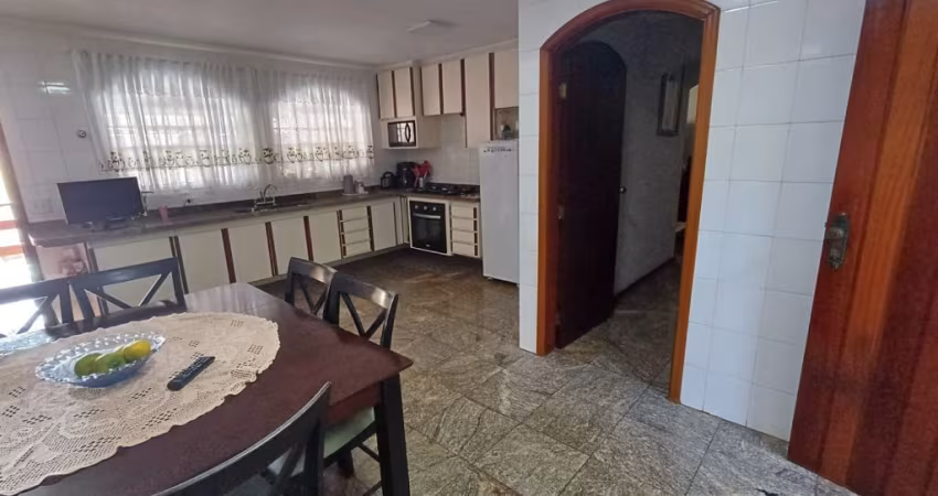 Sobrado à Venda com 3 Dormitórios - Terreno de 10x42m² Vila Isolina Mazzei - SP