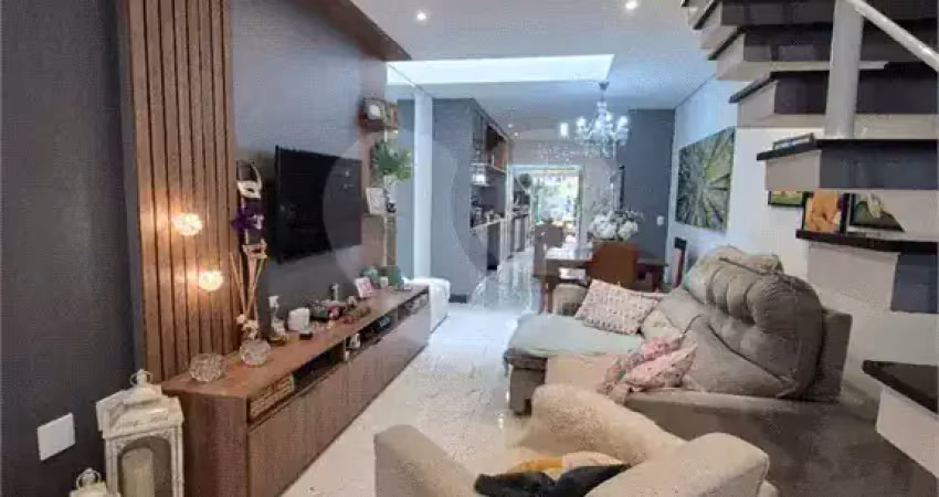 Seu novo lar: sobrado com conceito aberto e iluminação natural