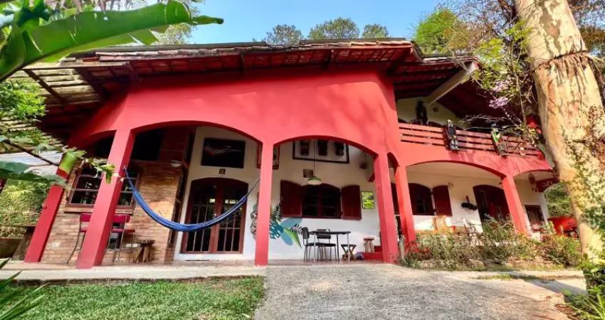 Ótima casa na serra da cantareira 197 m² 4 quartos decorada muita natureza local tranquilo e seguro