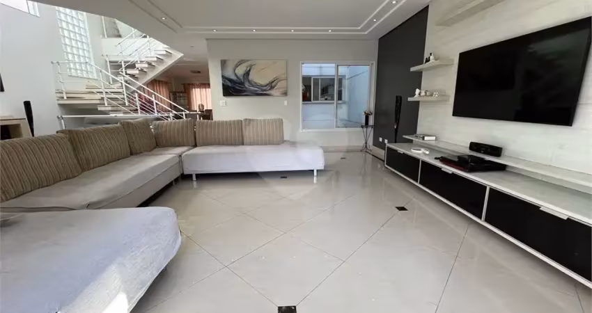 Casa de alto padrão em condomínio fechado no tucuruvi