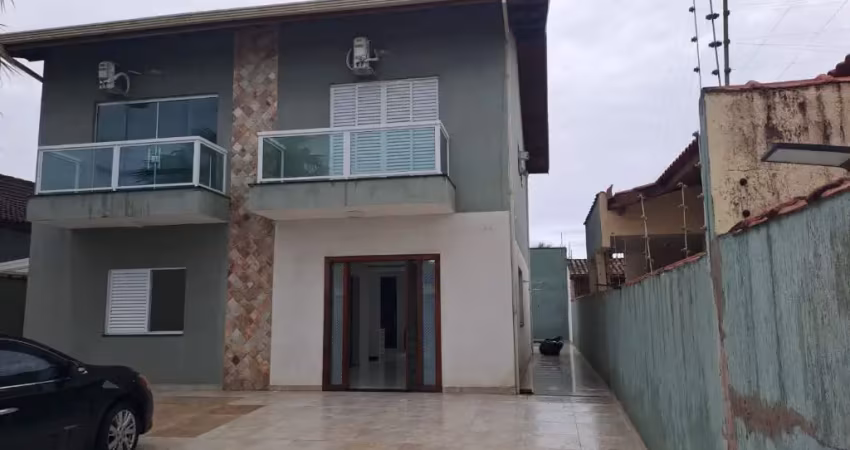 Sobrado à venda | 300 m² | 4 dormitórios (1 suíte) | 6 vagas | nova peruíbe !