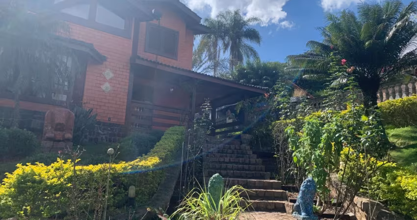 Casa Colonial em Condomínio Fechado na Serra da Cantareira