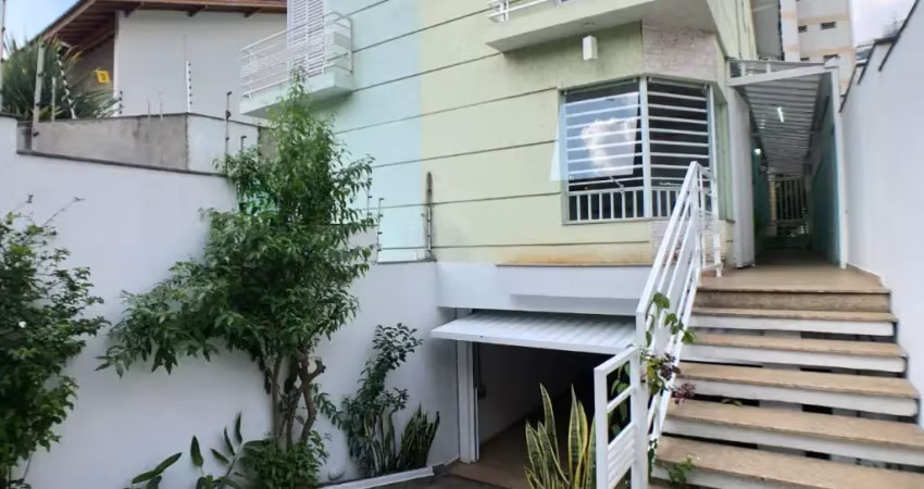 Amplo sobrado na região da água fria – conforto e localização privilegiada!