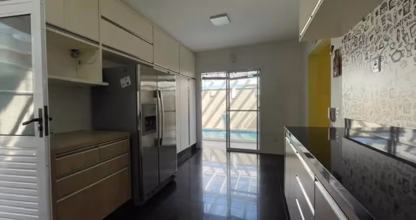 Casa em condomínio fechado – exclusividade e natureza no pé da  serra da cantareira