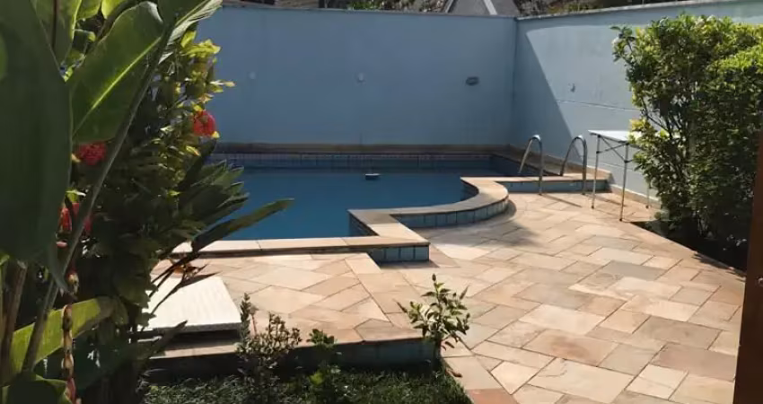 Sobrado em condomínio fechado no jardim frança, 240 metros, 3 suíte e 4 vagas