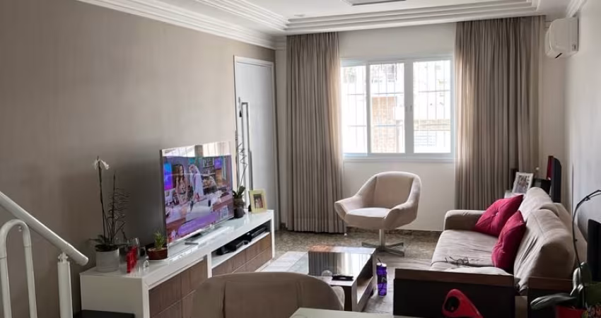-Casa para venda na Vila Gustavo, próximo ao shopping metrô Tucuruvi. Imóvel com 3 dormitórios, com armários embutidos, sendo 1 suíte, sala para 2 ambientes, cozinha com armários, área de lavanderia c