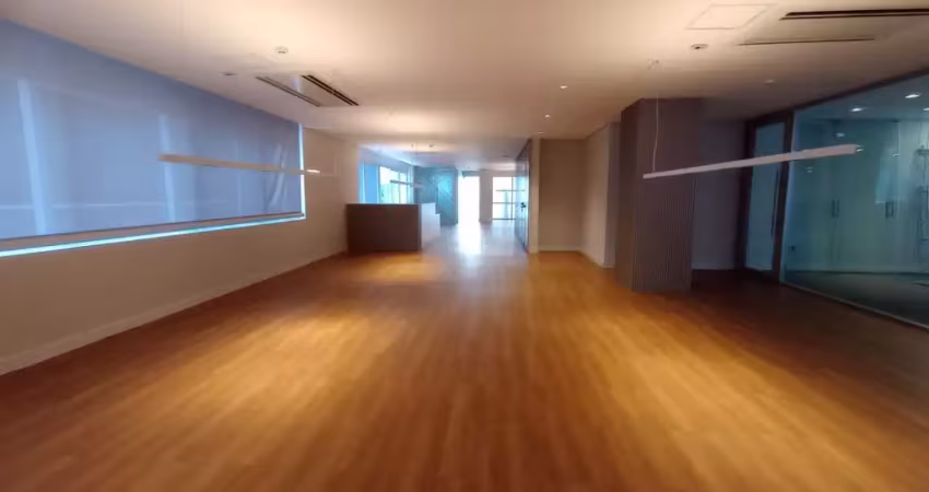 Sala totalmente reformada por arquiteta renomada...