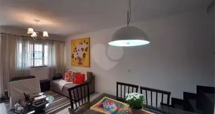 Sobrado à venda na Água Fria com 3 dormitórios (1 suíte) e 2 vagas