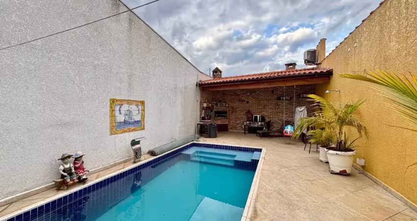 Sobrado à venda no tremembé com 3 suítes, piscina e 4 vagas!!!