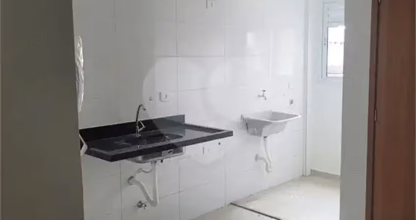 Apartamento novo na água fria,  com 2 dormitórios, prédio com elevador.