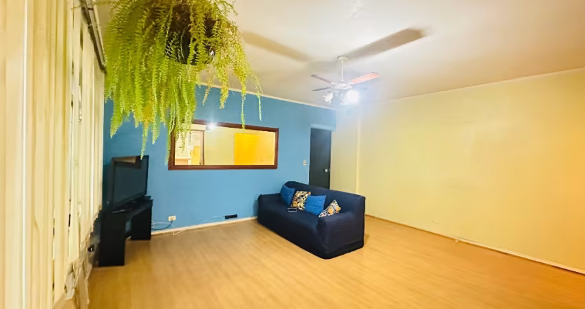 Amplo apartamento na Alexandre Herculano