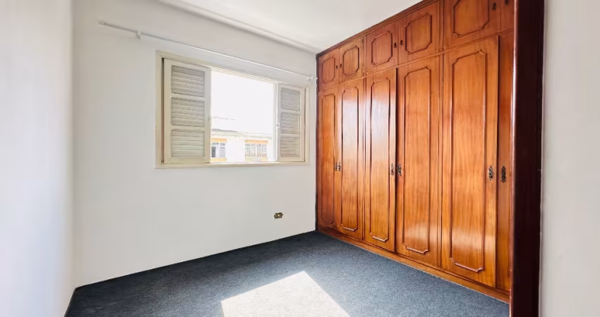 Apartamento 02 dormitórios com garagem fechada