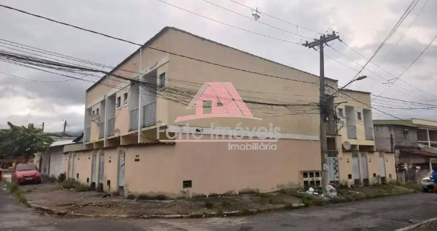 Prédio com 1 quarto tendo 1 suíte à venda em senador vasconcelos- rio de janeiro/rj