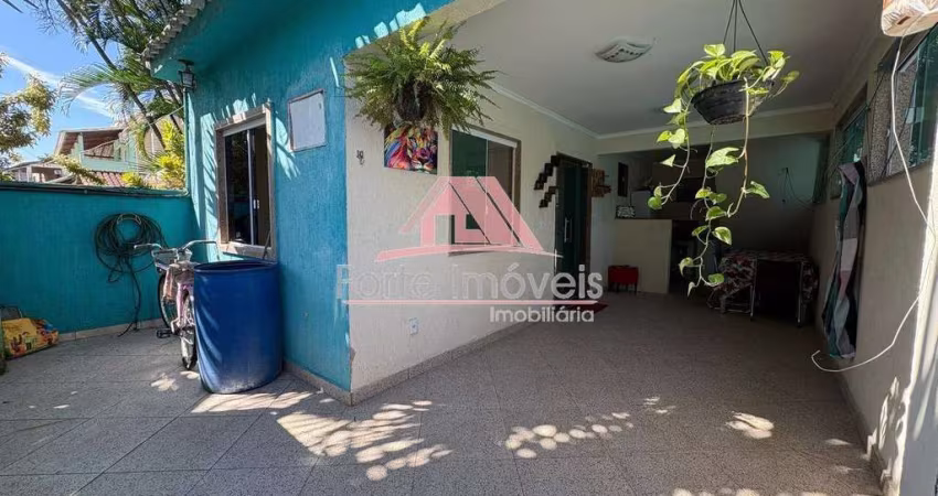 Casa Duplex á venda com 4 Quartos - Santa Cruz/RJ