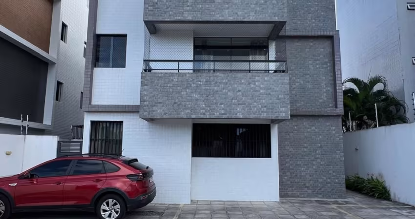 EXCELENTE APARTAMENTO, COM ACABAMENTO DIFERENCIADO, LOCALIZAÇÃO PERFEITA, PRÓXIMO DE TUDO.