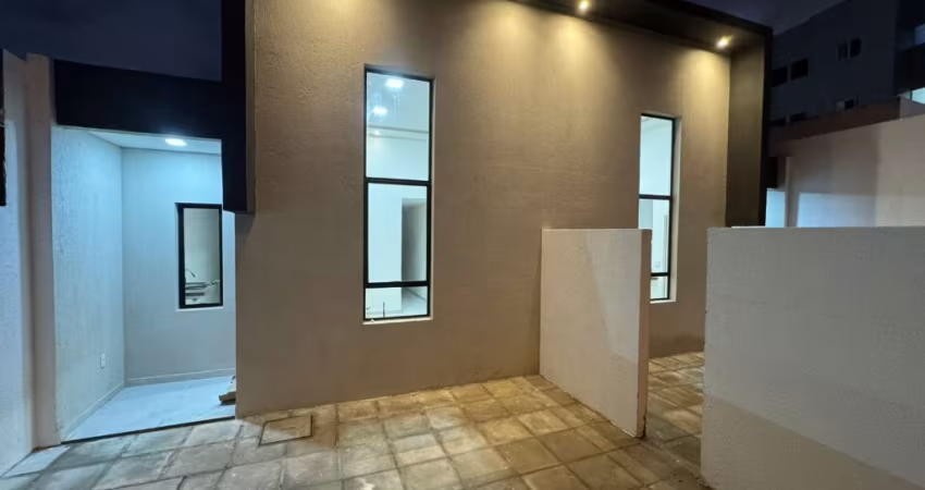 EXCELENTE CASA COM ACABAMENTO DIFERENCIADO, RUA CALÇADA
