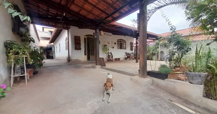 Casa com 4 quartos à venda na Rua Clovis Salgado, Centro, Igarapé