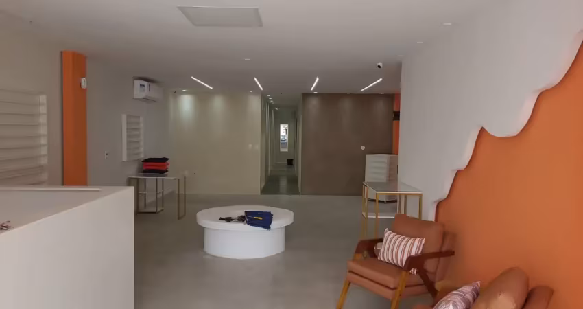 Casa comercial de 180 m² de área total e 135 m² de área construída