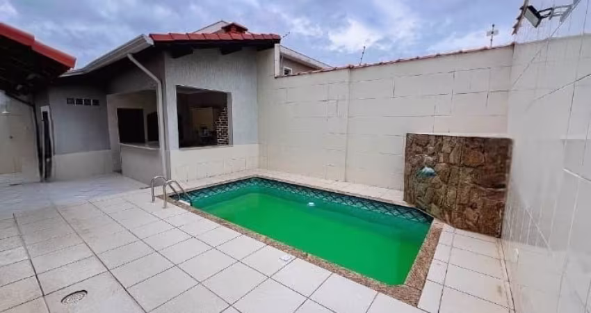 Casa Alto Padrão com Piscina e 3 Suítes – Mobiliada e Pronta para Morar!