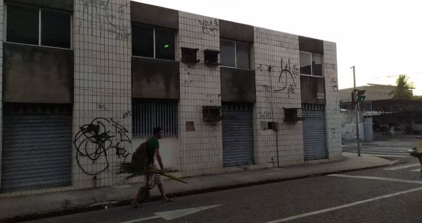Prédio duplex comercial com 136 m² no Centro de esquina com 8 salas e banheiros