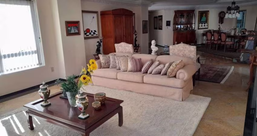 Apartamento para venda tem 340 metros quadrados com 4 quartos em Meireles - Fortaleza - CE