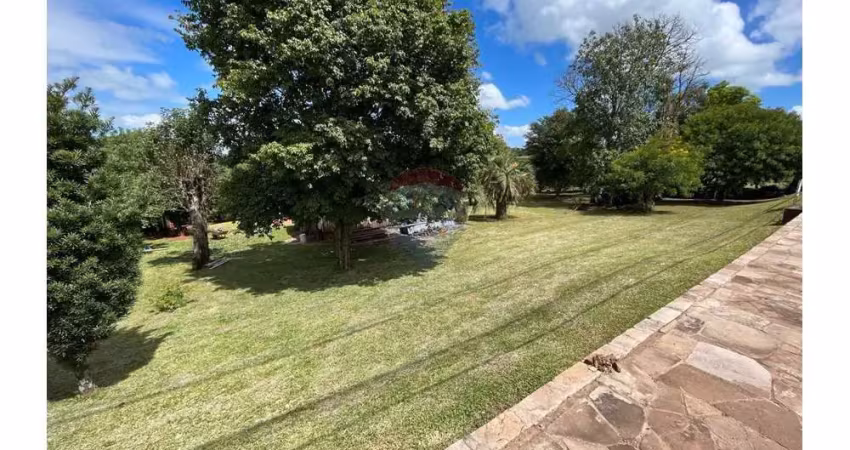 Terreno a venda no centro de lagoa dos três cantos com 3.537.55m² de área total.