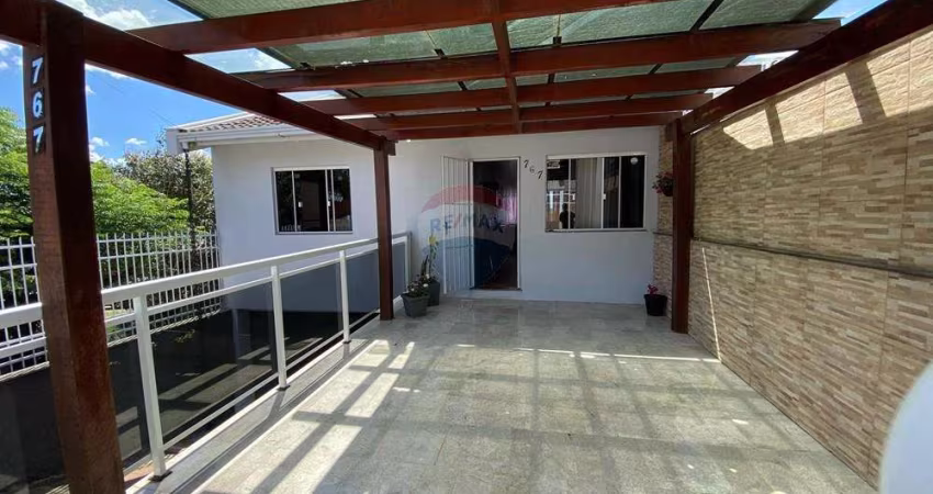 Casa à Venda no Bairro Integração – 2 Dormitórios Sob Pilotis!