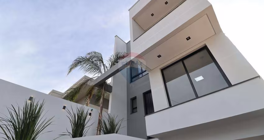 Sobrado Novo com 3 Dormitórios à venda na Lucas Araújo