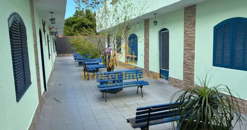 Casa com 45m², reformada e só esperando uma pintura pra ficar com a sua cara!