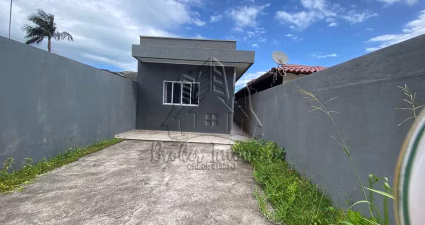 Casa térrea pronta para morar em excelente localização no Getuba!