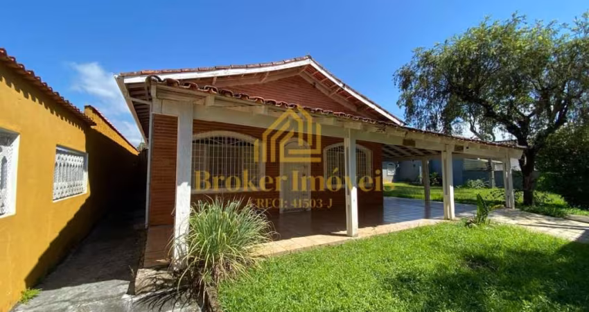 Charmosa casa térrea em localização privilegiada no Indaiá, com 5 dormitórios e muitas possibilidades!