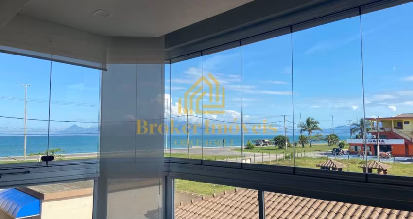 Apartamento lindo e reformado com linda vista para o mar do Massaguaçu no condomínio Canoas, frente ao mar.