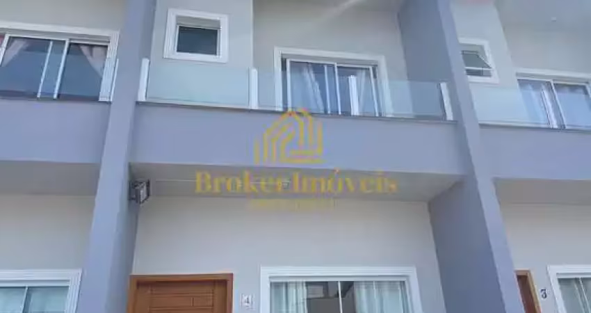 Sobrado villagio à 300 metros da praia das palmeiras, divisa com o jardim britânia