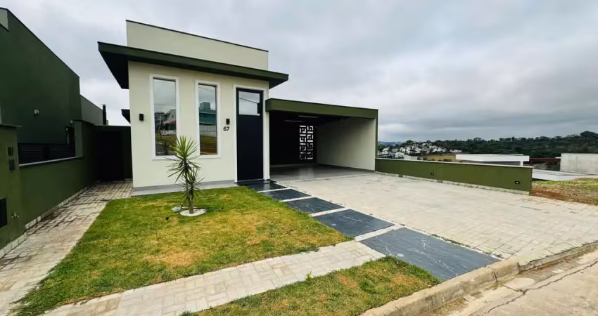 Casa em condomínio à venda em bragança paulista-sp, condomínio villa real, com 3 quartos, 2 suítes, 2 salas, 4 vagas de garagem e 310m².
