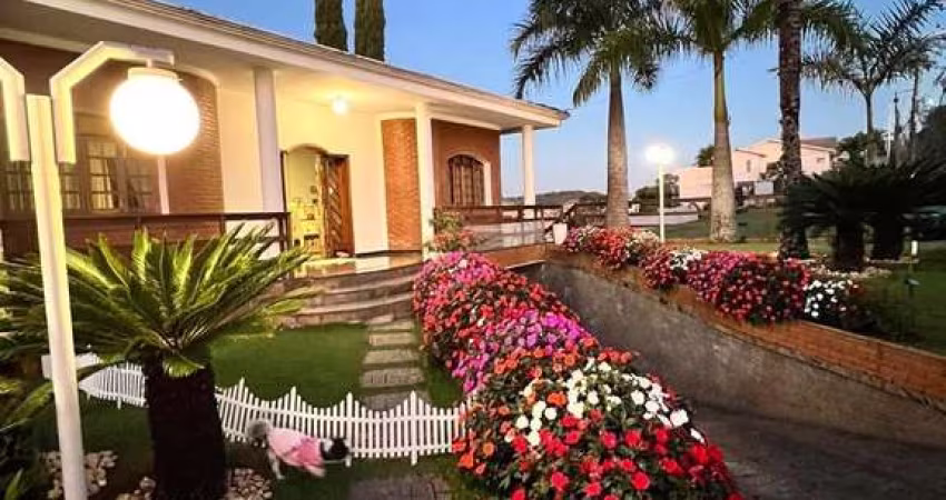 Imperdível: Casa em Condomínio com 3 suítes e 4 vagas na Condomínio Santa Helena - II, Bragança Paulista-SP!