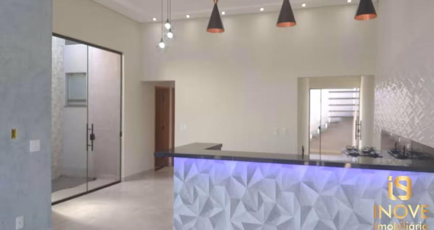 Casa acima do nível da rua no Residencial Piemonte Bragança Paulista-SP