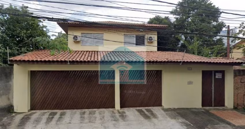 Sobrado Residencial reformado no Brooklin com 220 M²  3 dormitórios sendo uma suite 3 vagas!