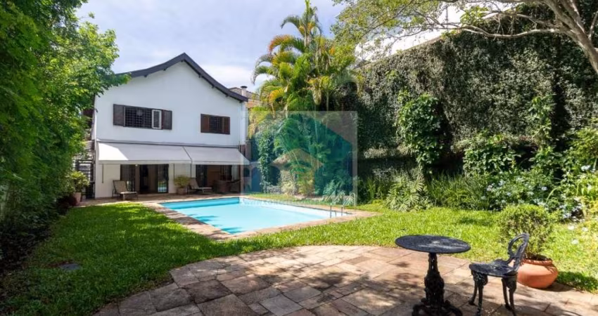 Sobrado 4 dormitórios com piscina no Brooklin Velho