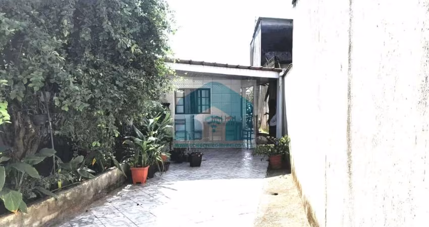 Casa no Bairro Tupiry, Praia Grande SP, com 3 dormitórios