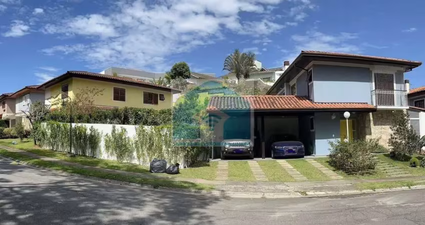 CASA DE CONDOMÍNIO 4 SUÍTES 4 VAGAS COM PISCINA 301m² área útil