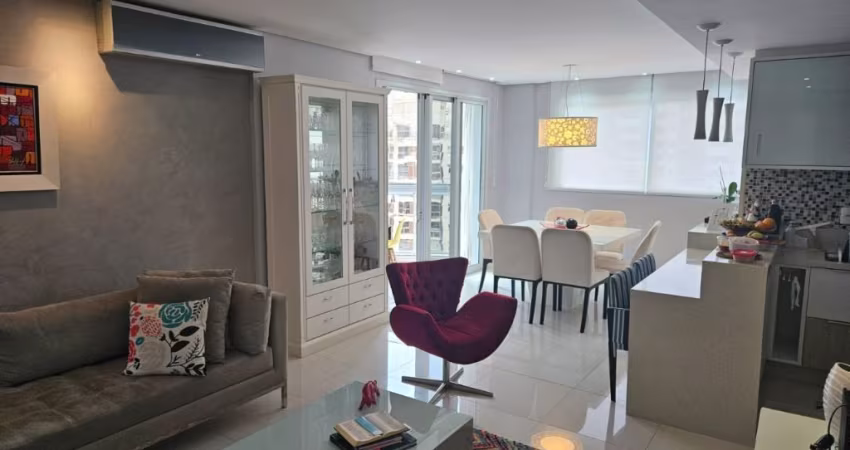 Apto à Venda, 3 Dormitórios, 1 Suítes e 2 Demi Suite, 3 Vagas, Mobiliado, Club Residence, Av. Trompwsky