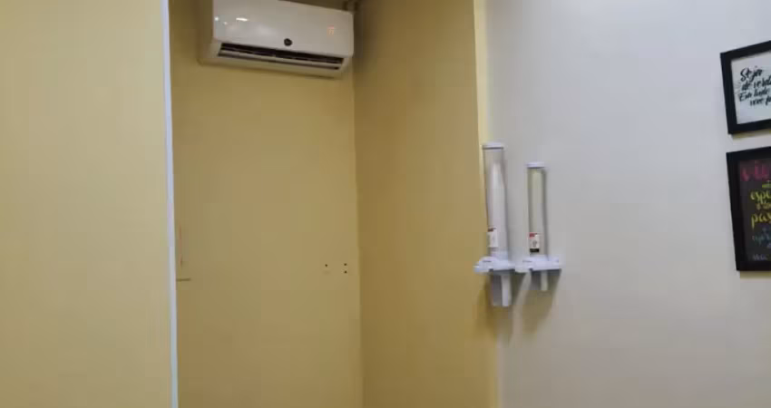 Sala comercial à venda na Rua Gavião Peixoto, 182, Icaraí, Niterói