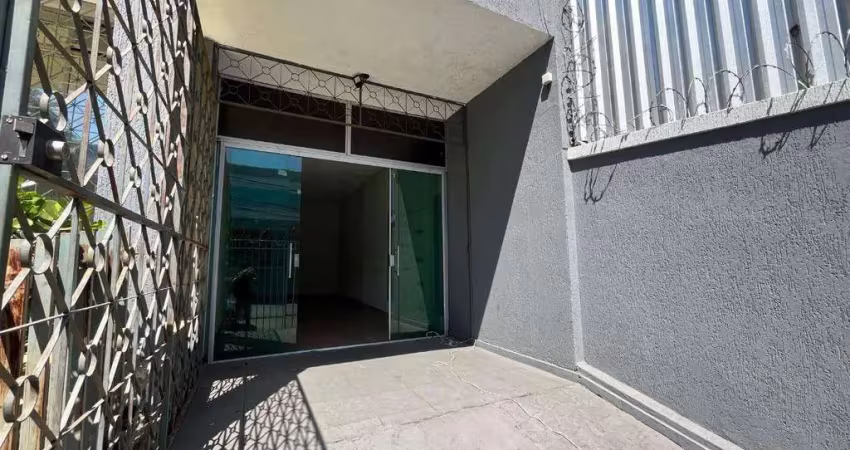 Classe a imóveis apresenta: casa ampla para locação no coração do alípio de melo