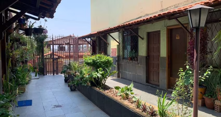 Classe A Imóveis apresenta: Casa Geminada Exclusiva em João Pinheiro