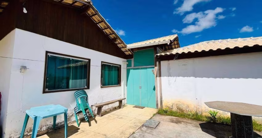Classe A Imóveis apresenta: Casa aconchegante em meio à natureza no Condomínio Aldeias do Lago – Setor Pinheiros