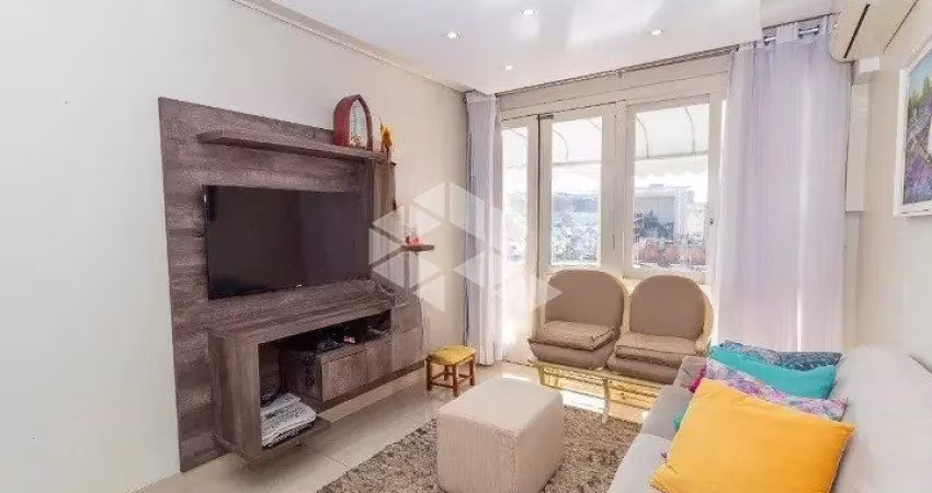 Apartamento 2 dormitórios com  dependência de empregada;  1 vaga - Passo da Areia - Porto Alegre