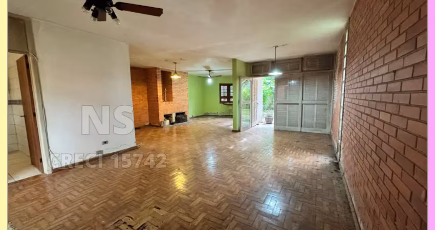 Casa térrea espaçosa com lazer completo a poucos metros da orla de ipanema!