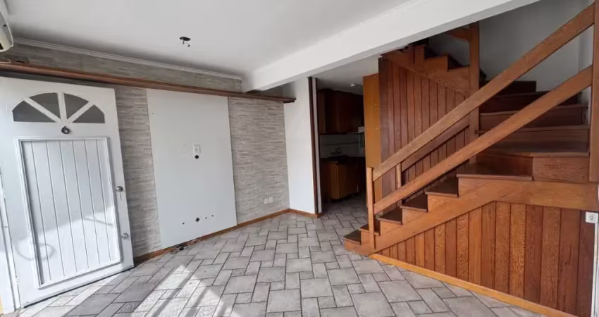 Conforto e segurança na zona sul: casa com 2 dorms, 2 banhos, mezanino e infra de clube!